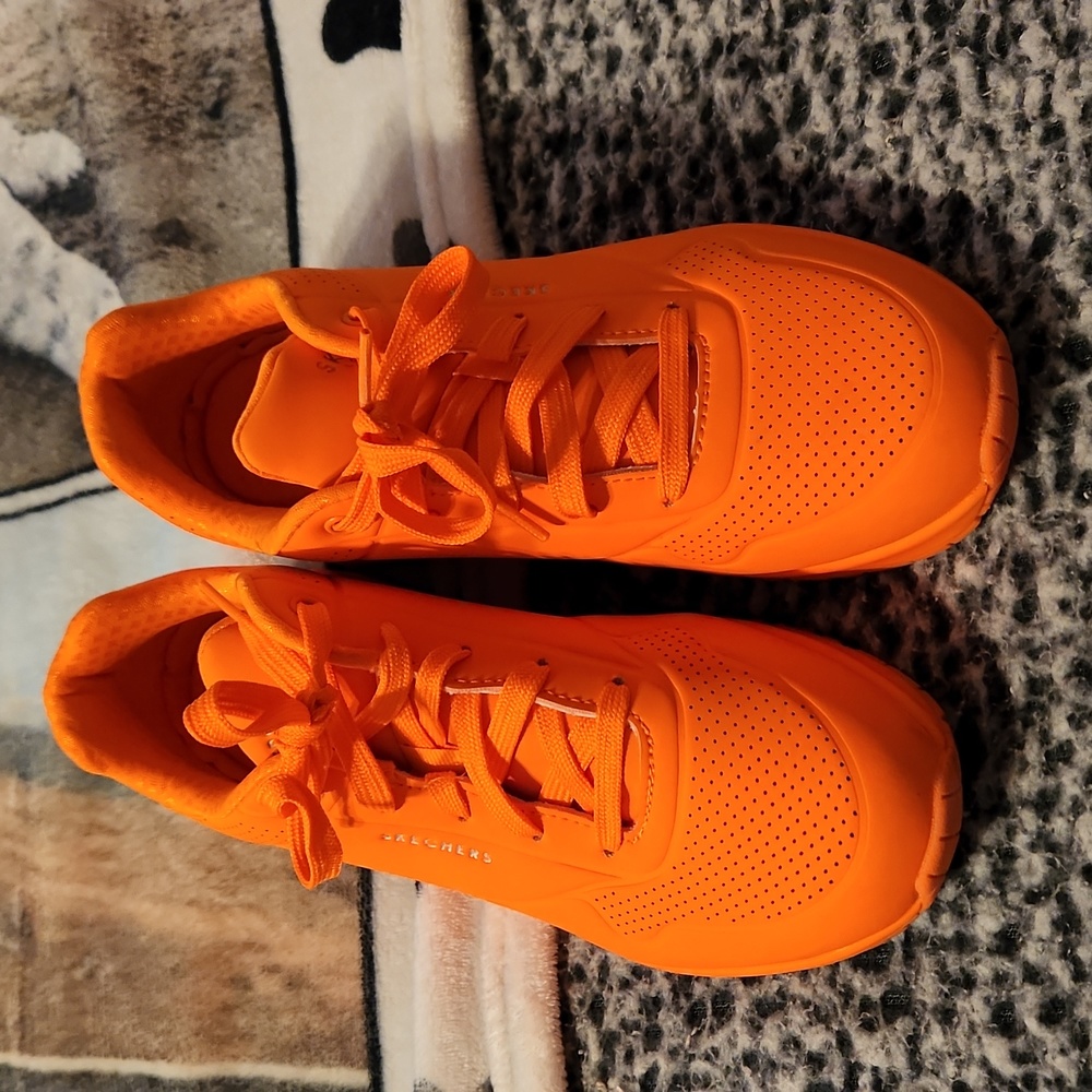 Skechers